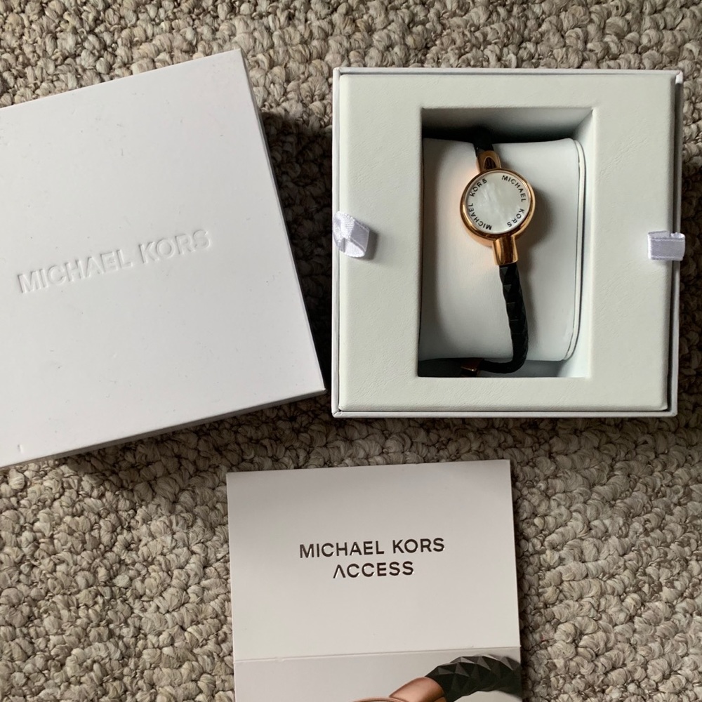 Michael Kors Activity trqcker